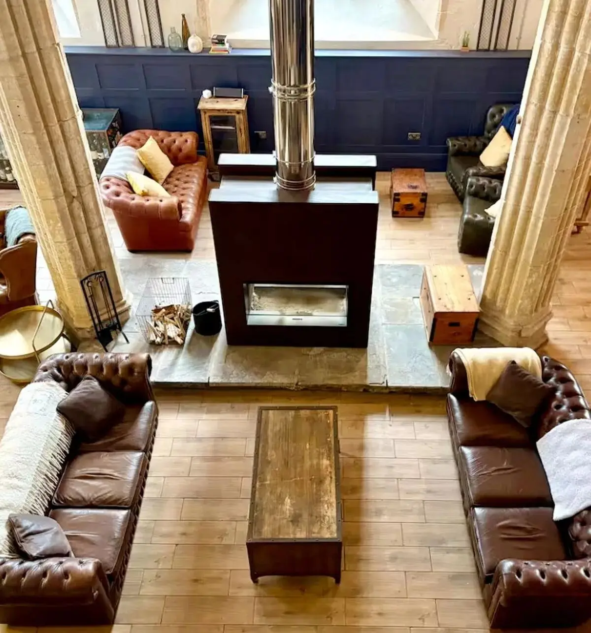 原創夫妻買下房產裝修，掀開地板竟發現83具遺體