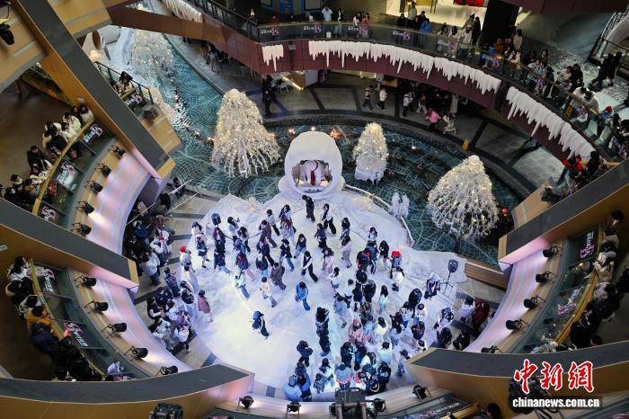 南京年輕人“隨機舞蹈”舞動青春活力