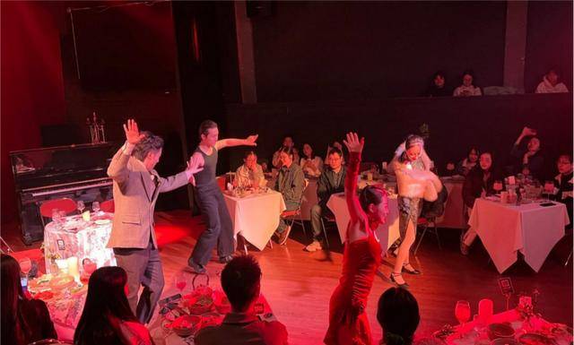 演藝新空間｜夜鶯劇場：戲劇×美食，解鎖衚衕沉浸式演藝新玩法