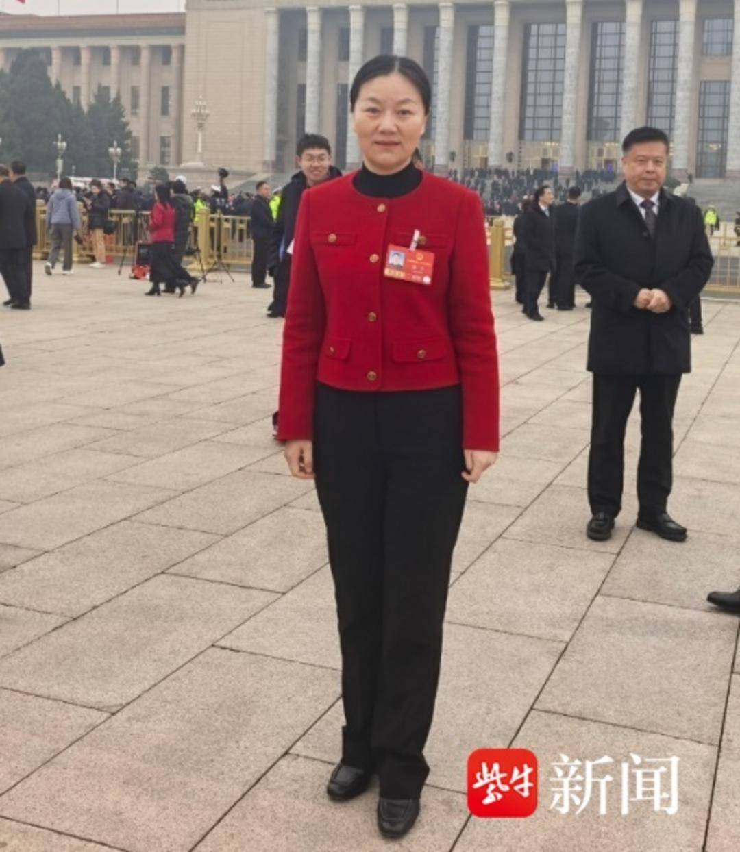 魏巧代表：大學低年級建議開設“人口國情與情感認知”課，記1-2學分