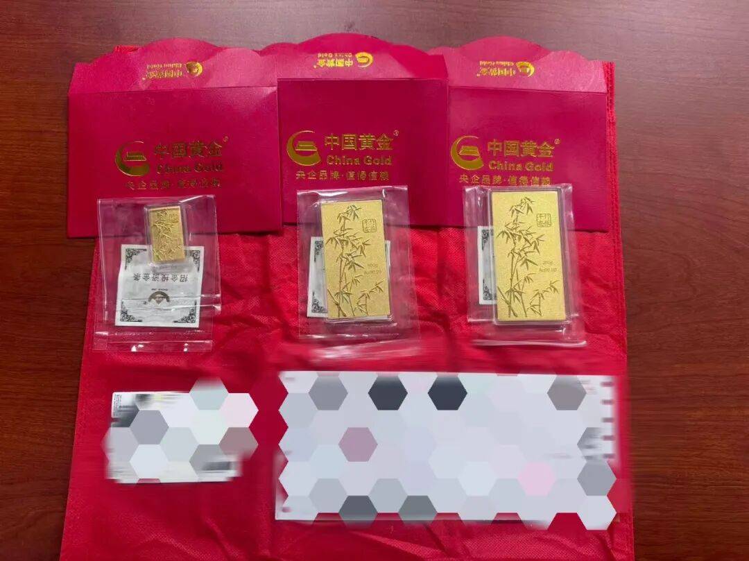 快遞員一眼識破騙局，成功攔截價值34萬餘元黃金！