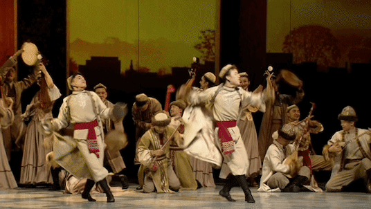 這部佟麗婭主演的舞蹈詩劇，用舞蹈書寫了民族的散文詩