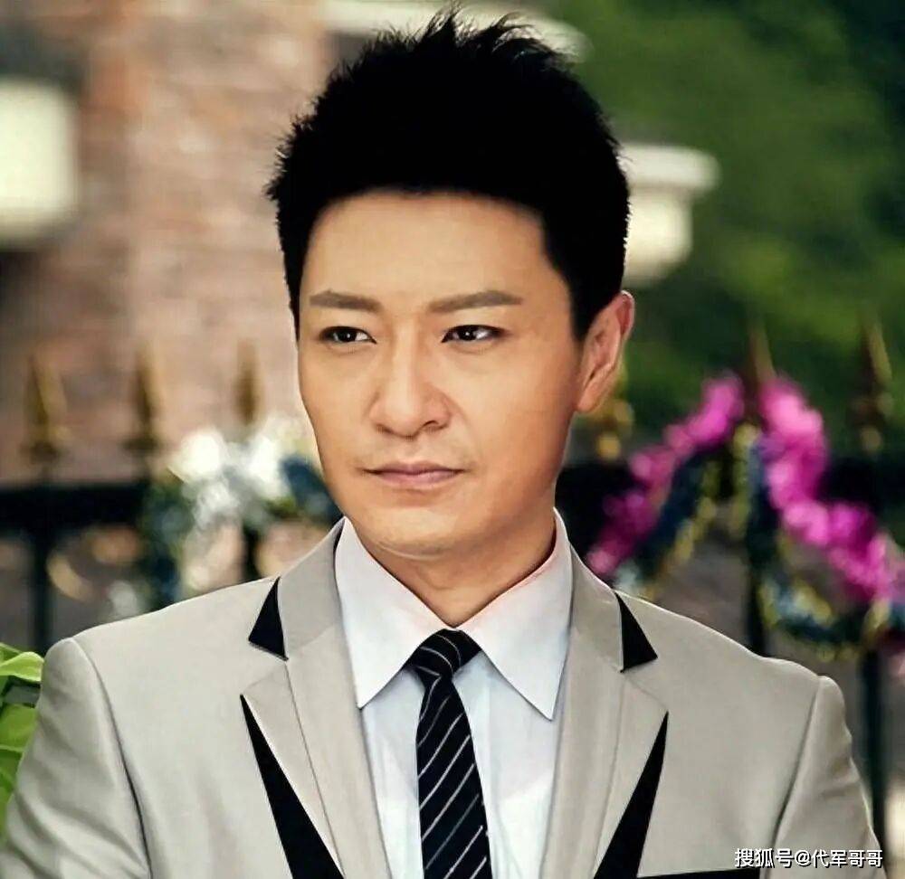 原創49歲李宗翰近況曝光！堅持不婚不育，如今與母親相依為命到處旅遊