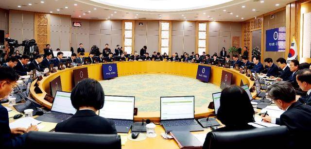 李在明，“搬家好難”