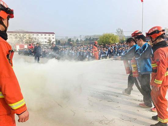 原創莒南縣澇坡中學邀請消防大隊開展安全培訓
